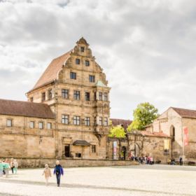 Alte Hofhaltung – für Kaiser und Calderon-Liebhaber alte hofhaltung bamberg 2 280x280 - Alte Hofhaltung – für Kaiser und Calderon-Liebhaber