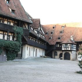 Alte Hofhaltung – für Kaiser und Calderon-Liebhaber alte hofhaltung bamberg 6 280x280 - Alte Hofhaltung – für Kaiser und Calderon-Liebhaber